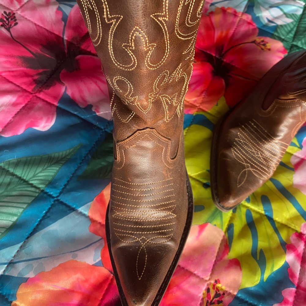 (Madden girl)Woman’s cowgirl boots
